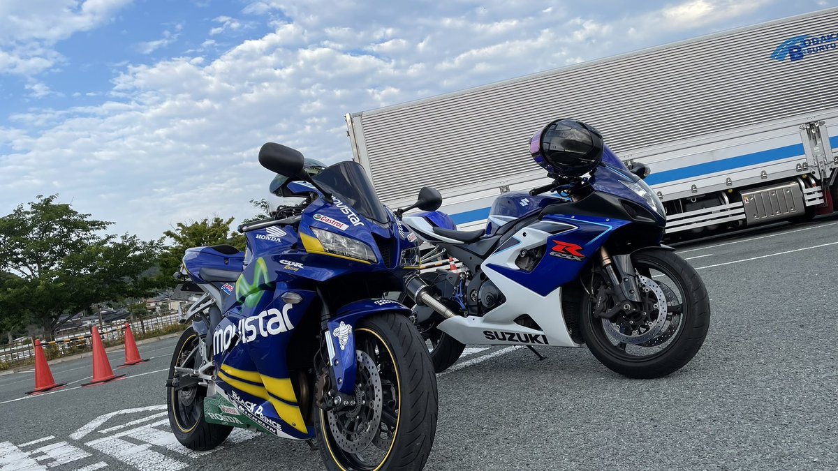 CiBR600RR's tweet photo. まーた歳とったんで

名前：ちー
年齢：27
住み：福岡
愛車：CBR600RR
　　　CB125R
好き：バイク、車、甘いもの
一言：Twitterでも人見知り発揮しますが
　　　仲良くしてくれたら喜びます！

#CBR600RR
#CB125R
#絶賛バイク友達募集中 https://t.co/9JbVgDhZwH