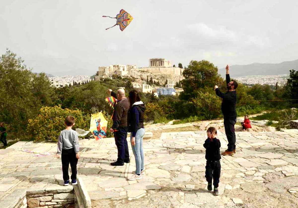 Athens #puremonday #kites #phillipappos #Αθήνα #lent #easter #feastday #Ελλάς #parthenon #publicholiday #goodtobeback #leicaq