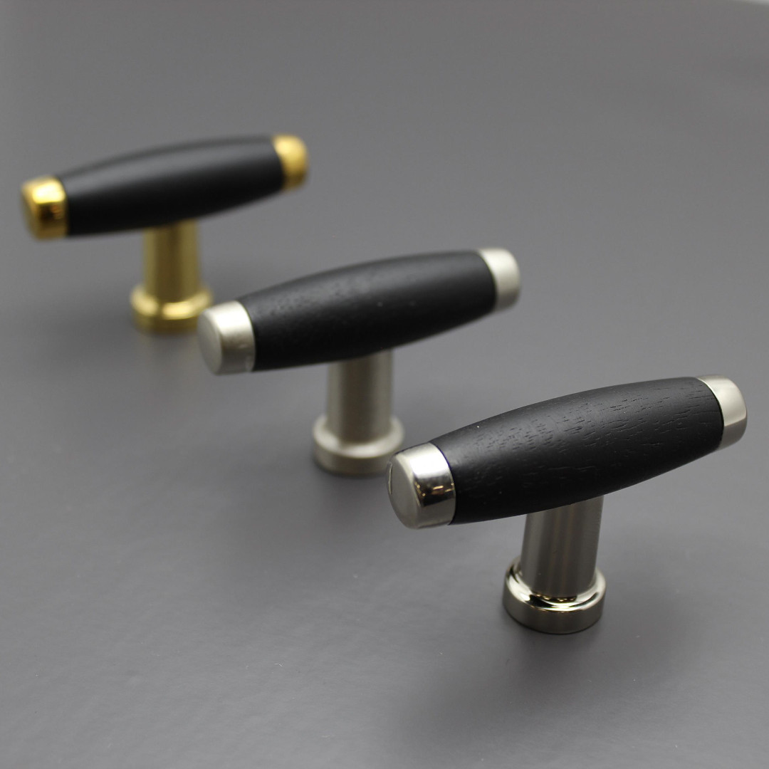 Our Cherie T Bar Handle shown here in all 3 available finishes! 

🏷️ Code: 97403

The wooden handle complements well and gives a defining contrast. 

#tbarhandle #cabinetfurniture #woodenhandle #cupboard