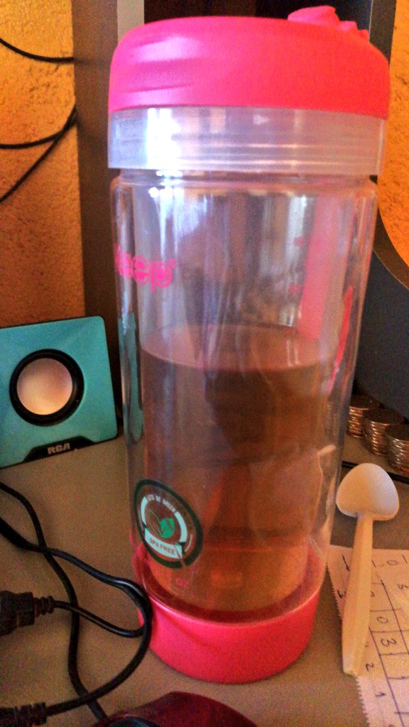 LetiziaMoz's tweet image. Comenzando mi día con mi agua de hierbas🌱🌿💧, malva rosa, eucaliptus, matíco, Laurel.
#tomasAgüita
#2lt
#hierbatea