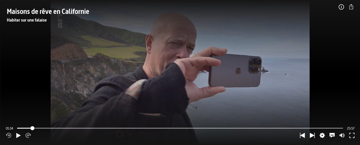 banqiz's tweet photo. Bonjour @ARTEfr, je ne m’attendais pas à trouver de la publicité clandestine pour un smartphone dans une  de vos émissions. Le produit apparaît 3 fois en 25 min, dans une visualisation appuyée d'abord puis à 2 reprises. Un commentaire svp ? @Arcom_fr https://t.co/ZiAH2htb75 https://t.co/fTL6hQ2zfv