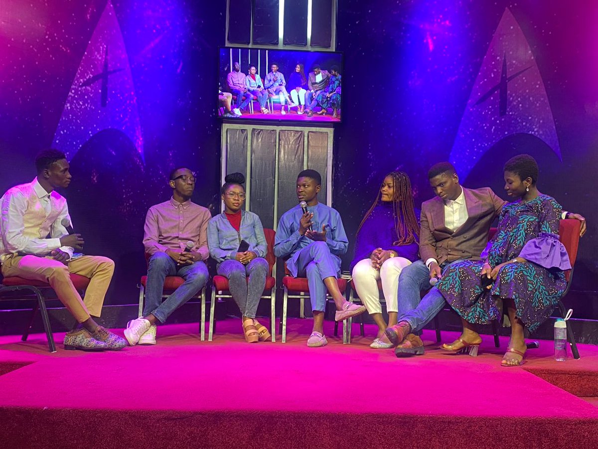 TheRisingStarNG's tweet photo. Sammy spirit in a love and courtship discussion with these awesome couples the Juwon's , the Ngene's,  and the Adewunmi's
Youtube link below👇
https://t.co/ZXayKz74ow
Kindly subscribe and turn on the notification button🙏🙏🙏 https://t.co/mRaAILVLy5