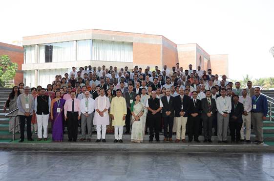 PIB_India's tweet photo. 2-day #ChintanShivir of @MoHFW_INDIA on 'Drugs: Quality Regulations &amp; Enforcements' concludes at Hyderabad, Telangana

Our vision is to be known as the world’s most respected and recognised drugs regulator, says Union Minister @mansukhmandviya 

Details: https://t.co/cMnkl6bT39 https://t.co/WR2bFyUYt0