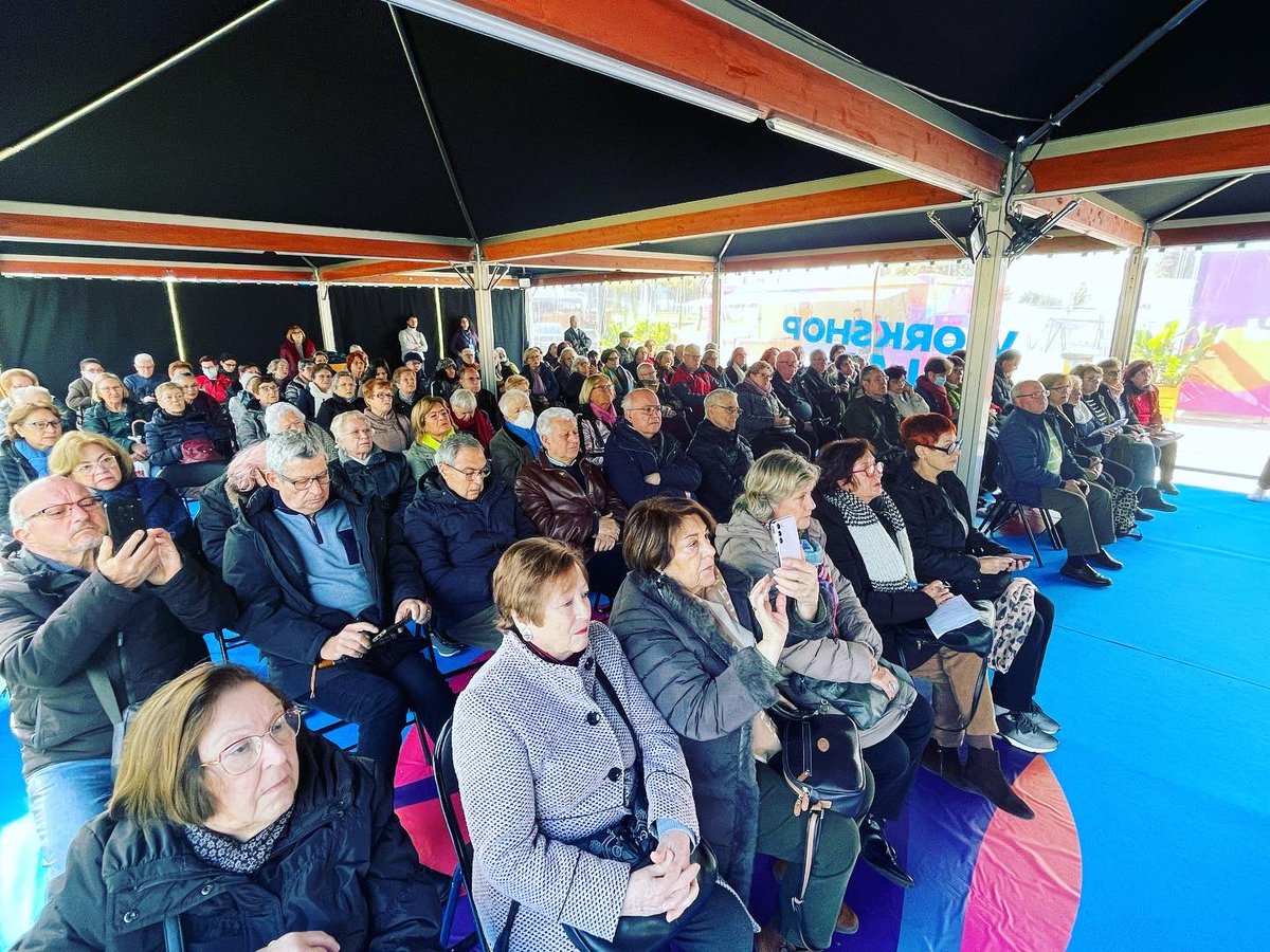 torrebarrinalh's tweet photo. 🛸Avui al #WorkshopLab hem comptat amb gairebé 100 sèniors per debatre sobre la informació que trobem a internet amb @r_cuartielles @learntocheck i @JordiMelich !
#VillageLH #escletxadigital #LHospitalet6_0 #inclusió https://t.co/7WoacIoM3r