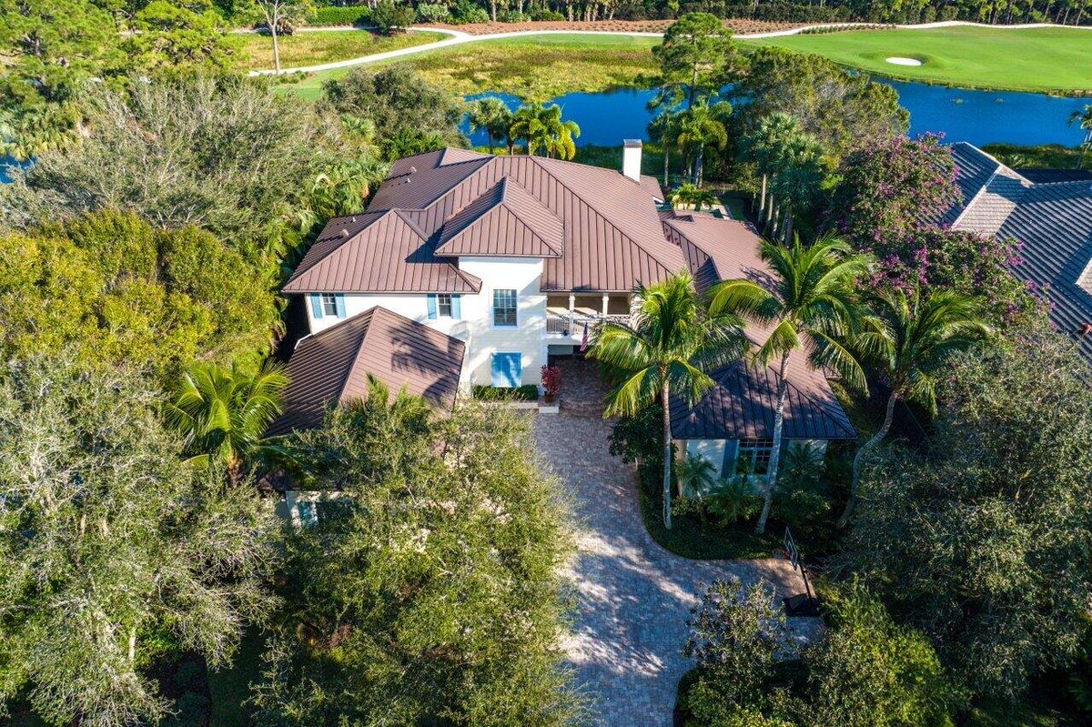 GolfRealtyLINKS's tweet photo. MLS# RX-10852113
Palm Beach Gardens, FL / Old Marsh CC
5 BR | 5+ BA | 5572 sq ft | $6,100,000
View Virtual Tour &amp; Details >https://t.co/SBUEkihxQj
******
Receive MLS Data for any Florida Golf Home
Golf Home Finder >https://t.co/ah21uPftzR https://t.co/LvfxD3Ln0m
