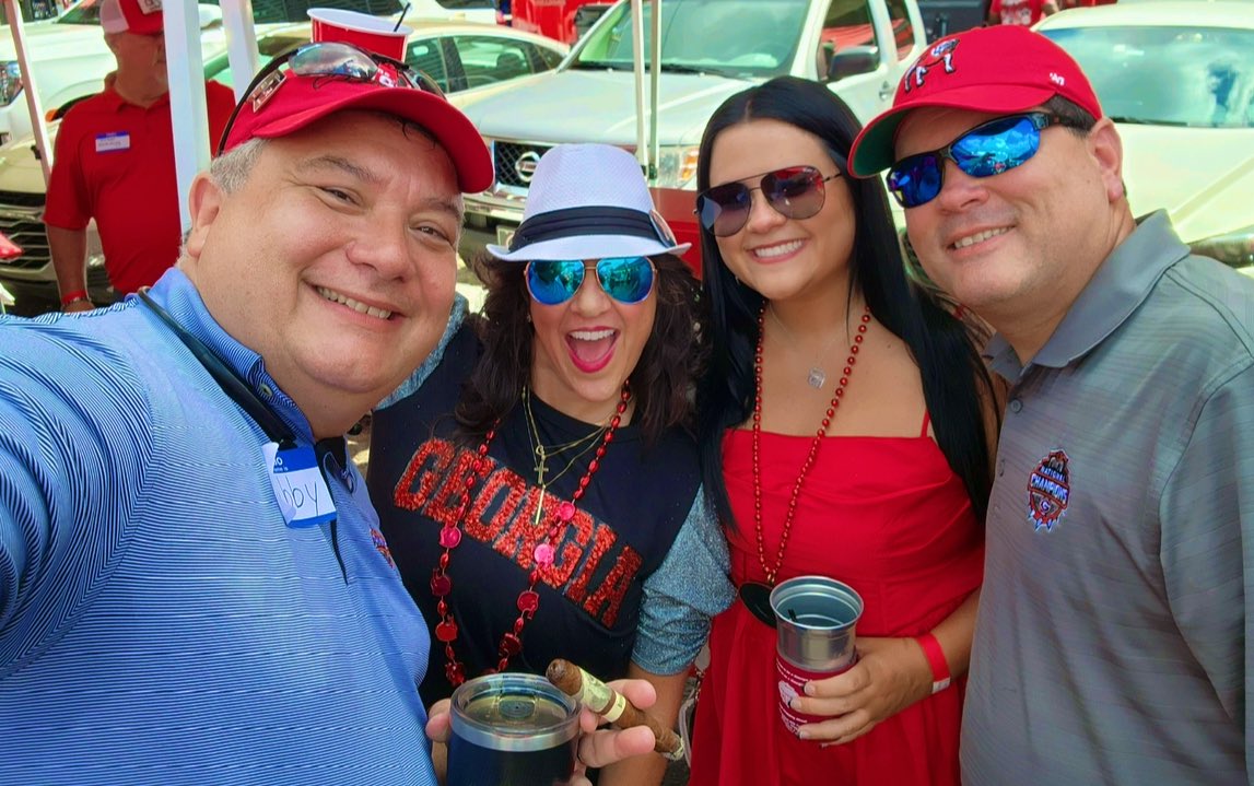 aawalters91's tweet photo. @bubbydean HAPPY BIRTHDAY BUBBY!! A DGD and a fantastic friend!! Wishing you the best day ever! From SCHS to being a NATIONAL CHAMPION, glad to call you a friend and fellow Dawg and thankful for all the memories!! Enjoy your special day!! πβ€οΈππππ»π₯ #birthdaydawg #crowntime https://t.co/6iUIBimc8g