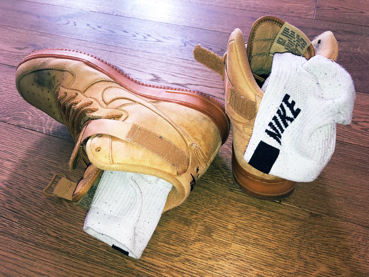 Some sneakers stuff 👟44
Any sniffers here?