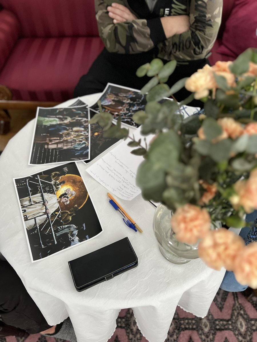 TuanDoan_'s tweet image. Takkahuoneessa suunnitellaan Kotiooppera -elämystä yhdessä asukkaiden ja henkilökunnan kanssa. Hyvää keskustelua ja ideointia. Suunnittelut jatkuvat ensi kuussa. #hyväelämä #ooppera