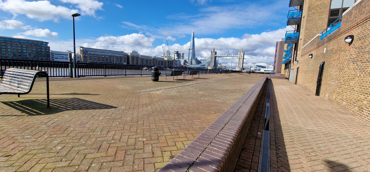 AbdalUllah's tweet photo. Good start to the week, thanks to @TowerHamletsNow meeting me for a walkabout in #Wapping.
Looking to make further improvements to our beautiful neighbourhood.
#weloveWapping #WeareWapping https://t.co/CVtLtrCBLt