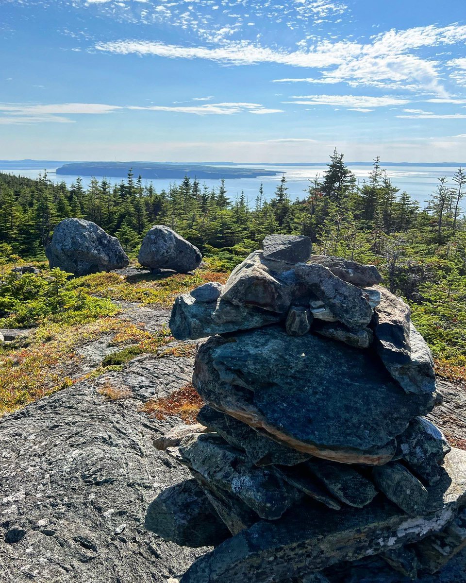 Hiking the #EastCoastTrail = pure happiness 🥾
📍 Piccos Ridge Path, 14.5 km from Portugal Cove to Bauline
📷 @dtmattyb, July 2022
#ECTlove #HikeNL #ExploreNL