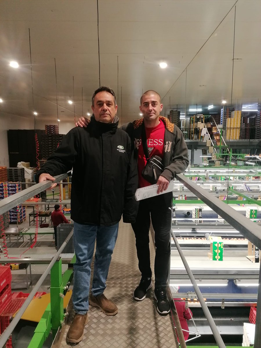 CoopsAgroCV's tweet image. Hoy comienzan en el marco del #ProgramaCULTIVA, impulsado por el @mapagob, dos de las estancias de jóvenes agricultores en explotaciones modelo vinculadas a #cooperativas agroalimentarias valencianas.
#CULTIVA22 @redrunacional @CoopsAgroES