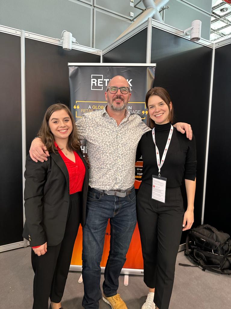 RETHINK_Retail's tweet image. Top Retail Influencers Ian Scott, @5h15h & @getlara stopped by the RETHINK Retail booth @EuroShop 2023 to connect with Paula Macaggi, Catarina Santos & Christine McBride!
We always love getting to see our #TRI at events! 🤩
#RETHINKRetail #retail #retailers #euroshop