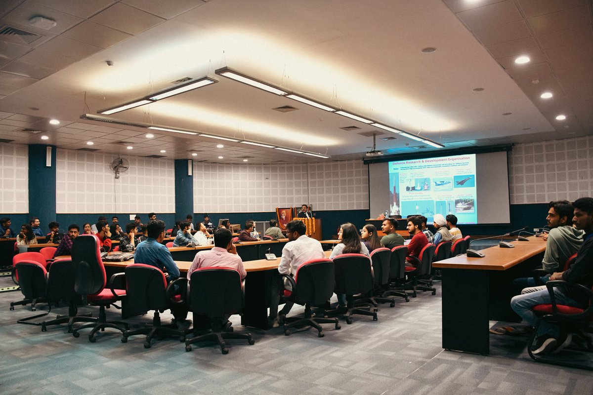 viknitj's tweet photo. Our Honourable chief guest 𝐃𝐫. 𝐒𝐚𝐧𝐣𝐞𝐞𝐯 𝐊𝐮𝐦𝐚𝐫 𝐉𝐨𝐬𝐡𝐢 delivered his speech on this topic. The students were very excited about this session.
#ThinkIndia #NITJ #TechNITi'23
@dr_skjoshi @thinkindiaorg https://t.co/n3jEUcKpIz