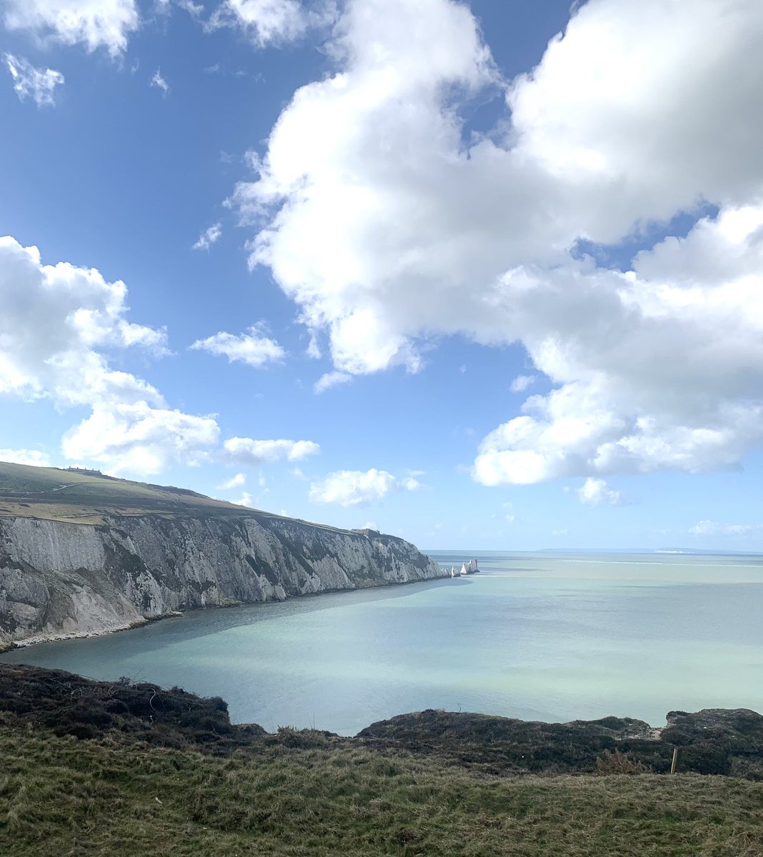 #iow #isleofwight #theneedles #sunny #beautifulday #lovelyview #sun #sea #view #islandlife 🏝️💙