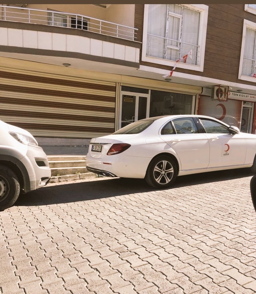 Afet bölgesine kurmam gereken çadırları Haluk Levent'e ve AFAD'a sattım.

Urfa'daki odacıma bile Mercedes'i aldım. Bir helallik verirsiniz artık...
Yaşasın Akp

#helaletmiyorum #Korkmuyoruz