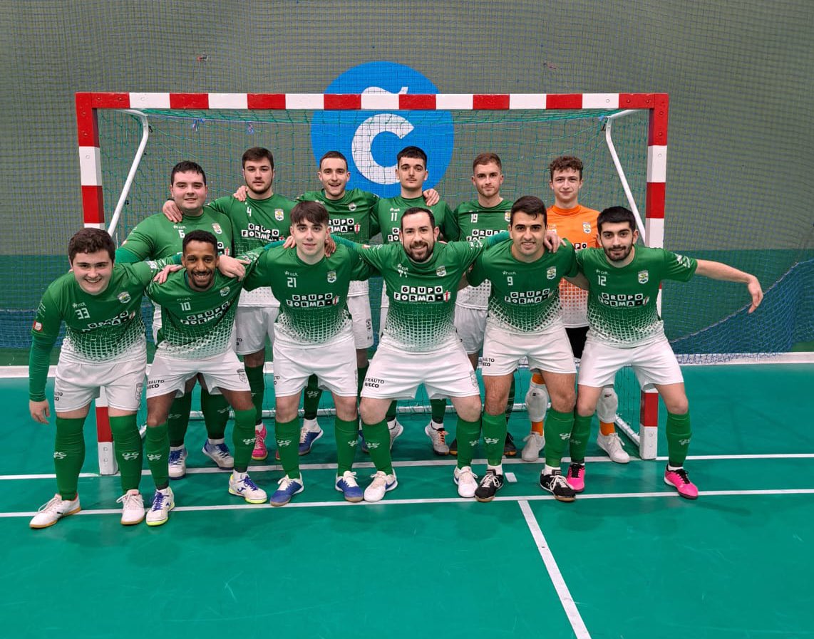 vilalba_fs's tweet photo. 𝐗𝐎𝐑𝐍𝐀𝐃𝐀 𝐏𝐋𝐄𝐍𝐎 𝐃𝐄 𝐕𝐈𝐂𝐓𝐎𝐑𝐈𝐀𝐒 ⚽️

Fin de semana na que os 5 equipos lograron sumar os 3 puntos nas súas respectivas competicións 🤗

💪🏾 Imos a por máis FAMILIA 💚

🟢 Traballo, humildade e ilusión! 

#VilalbaQuereFutsal 💚
#UnidosPorUnhaSoaRazon 🤝 https://t.co/Tu0Bi803Fv