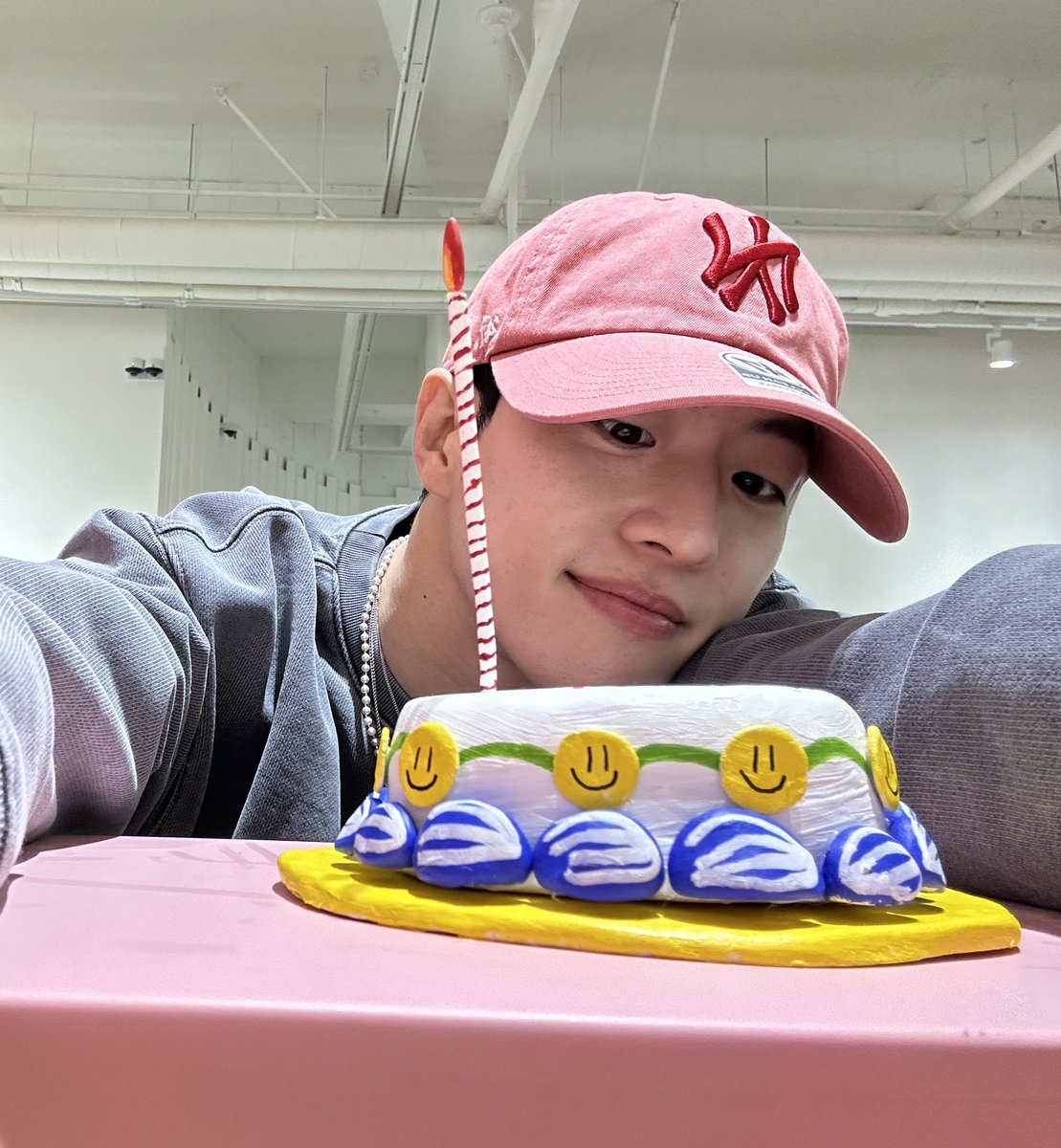 feeldog_bpnn's tweet photo. 🎂 https://t.co/Ln3wAe8yWt