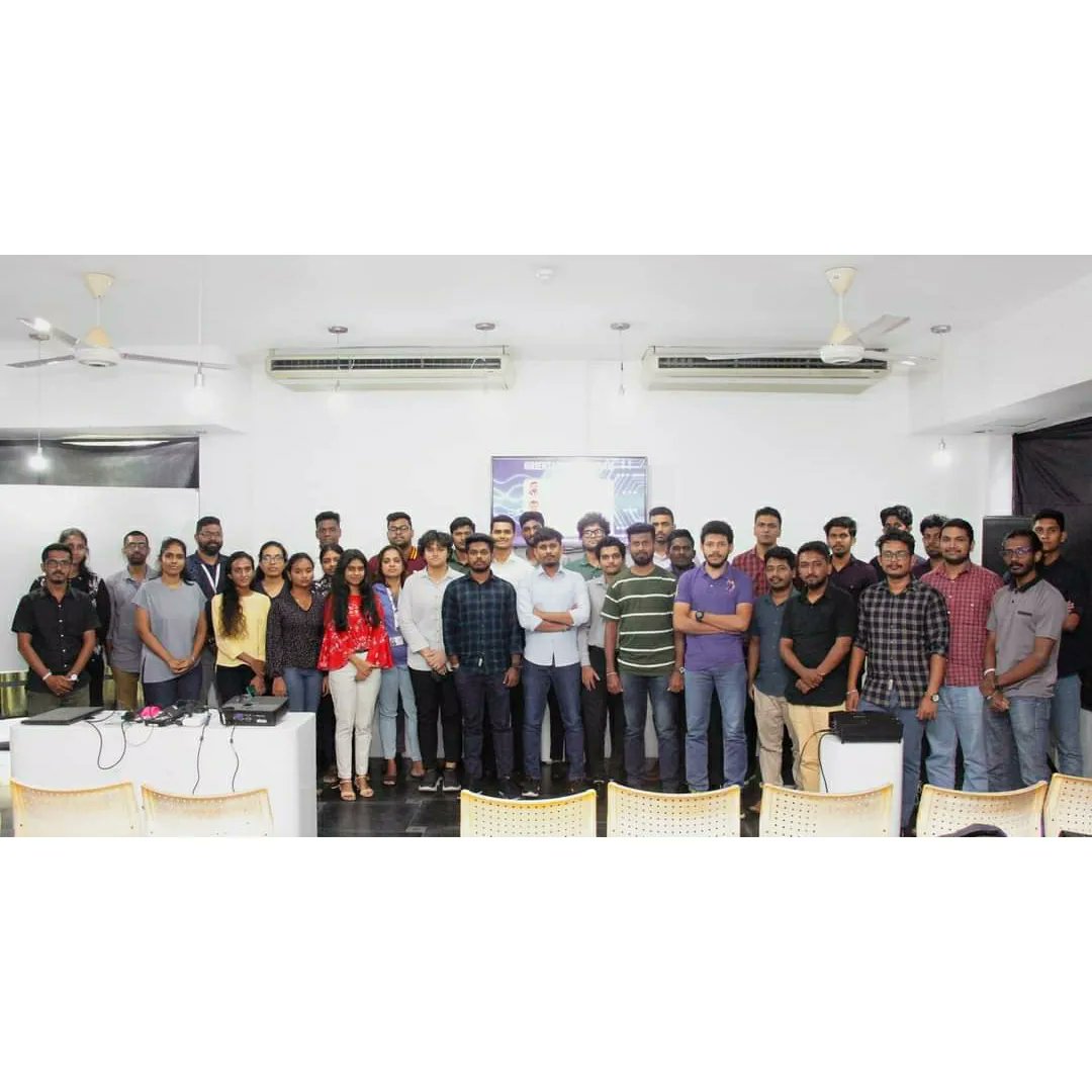 EpicTechGroup1's tweet photo. A special workshop was held last week to empower our next generation of #Interns with the knowledge of trending technologies such as #AI, #MachineLearning, and #Blockchain. Thank you to our presenters for conducting the workshop 🙏 

#Epic #ItsPossibleAtEpic https://t.co/Uz1wOLonEH