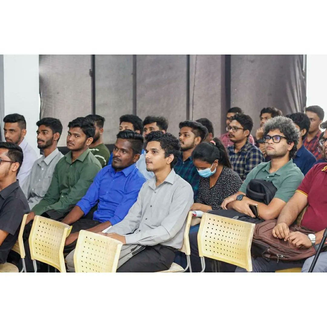 EpicTechGroup1's tweet photo. A special workshop was held last week to empower our next generation of #Interns with the knowledge of trending technologies such as #AI, #MachineLearning, and #Blockchain. Thank you to our presenters for conducting the workshop 🙏 

#Epic #ItsPossibleAtEpic https://t.co/Uz1wOLonEH