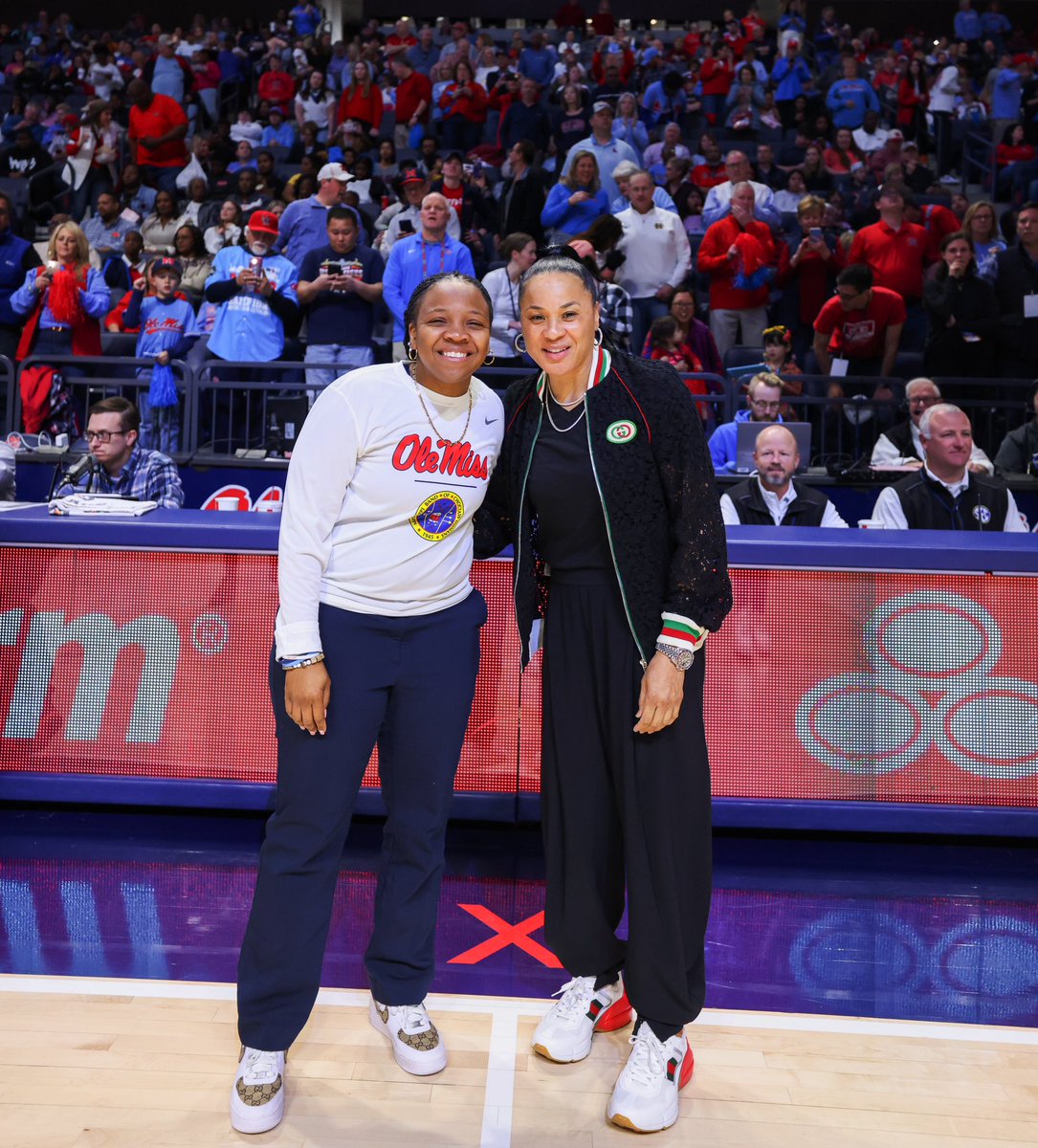 Congrats to <a href="/dawnstaley/">dawnstaley</a> and the <a href="/GamecockWBB/">South Carolina Women's Basketball</a> for another regular season championship! Keep leading the way chief, I’m inspired! 🤝🏾👑