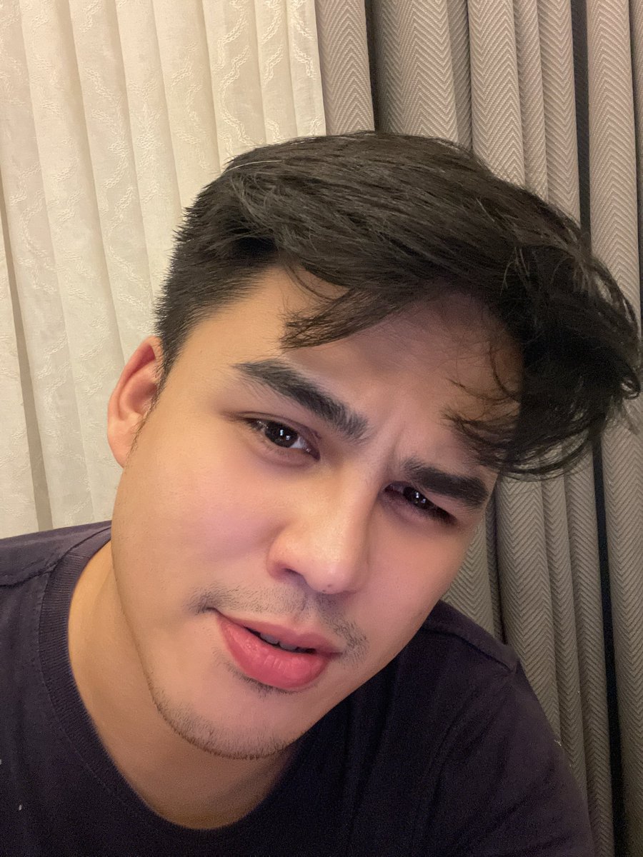 witcheriloguy's tweet photo. Lasing yarn? Kmusta gabi nyo guys? https://t.co/7cv5NEOwMa