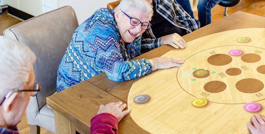 Gaming tech has been shown to reduce apathy and promote cognitive and emotional wellbeing in people living with #dementia.

Read more of how a care home in New York are using <a href="/ToverCareUS/">Tover US</a>'s gaming table for its residents: rb.gy/rvhjwh