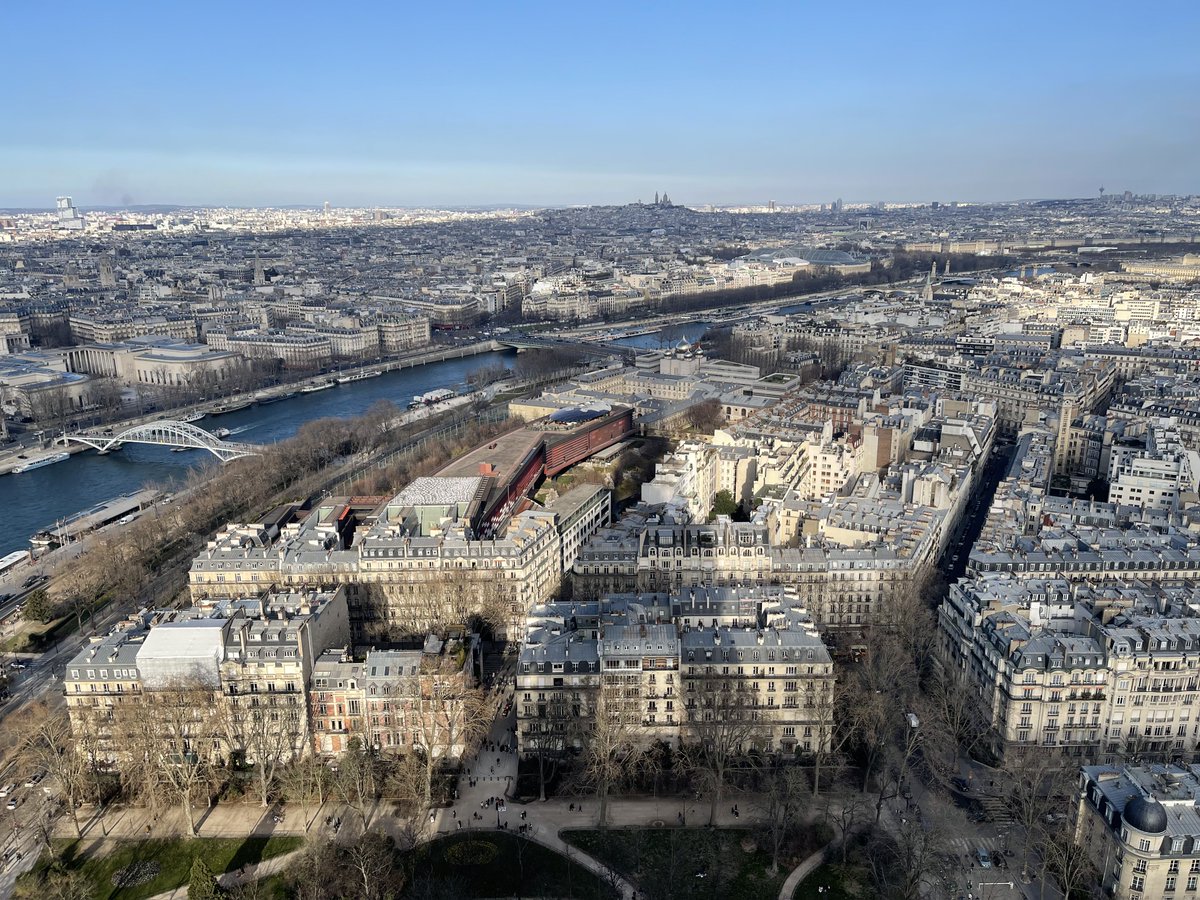 Spent the weekend in Paris with friends.

It was the first foreign city I visited as a child, but now it impressed me even more.

Paris is one of the cities that you always want to return to!