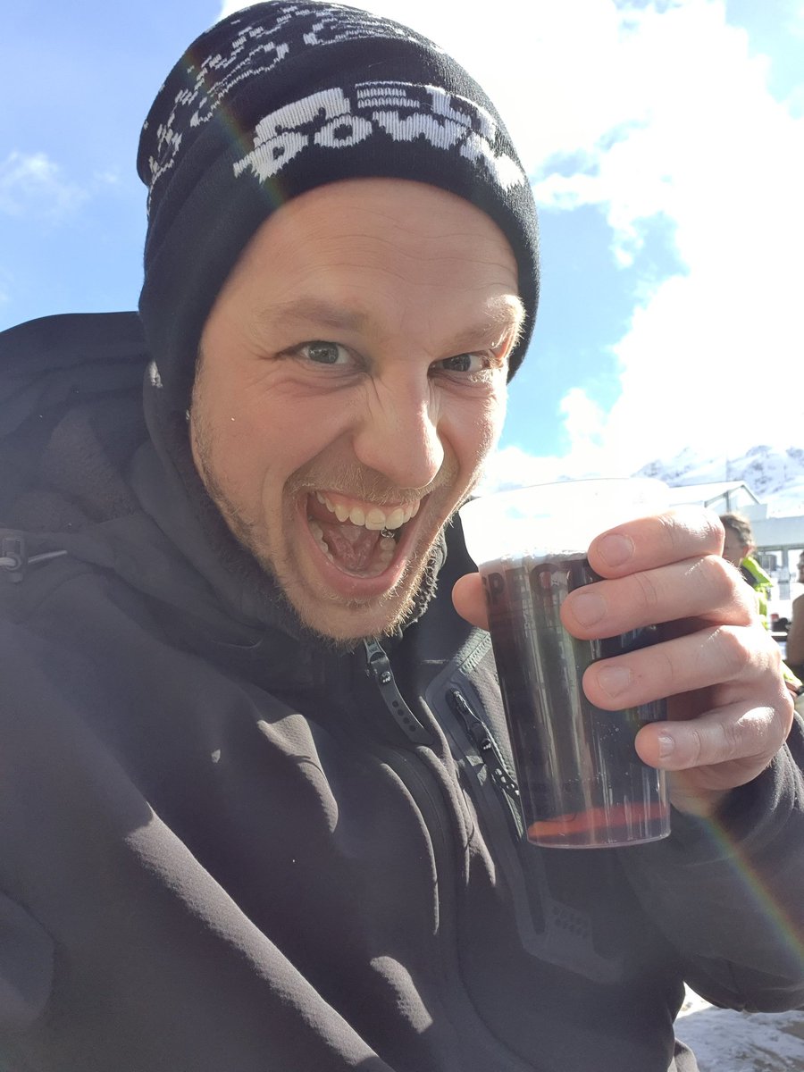 Quand tu vas au ski tu viens toujours avec un vin chaud et ton bonnet <a href="/meltdownbars/">Meltdown</a> ! 

Vous me manquez ❤️