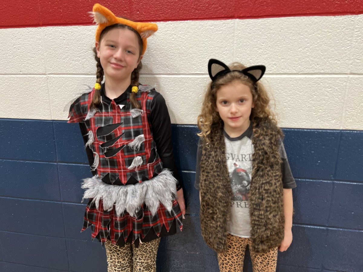 tullylmc's tweet photo. Day 1 of Read Across America Week. We are “Pawsitively Wild About Reading” @tullyelemjcps https://t.co/7ACPciyqlM