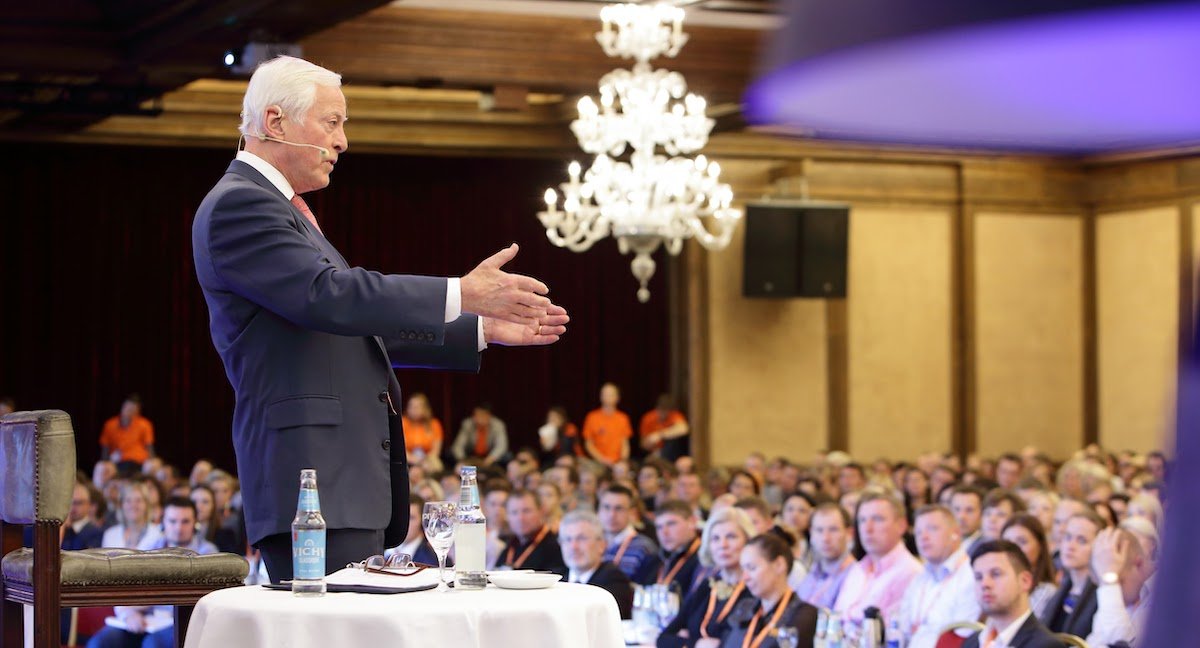 diegoapr7's tweet photo. Si quieres tener éxito en tu vida debes ser capaz de comunicarte eficientemente

En 3 minutos te voy a enseñar 9 principios para dominar el arte de la comunicación efectiva:

(Por Bryan Tracy) https://t.co/6EZ13rHBYA