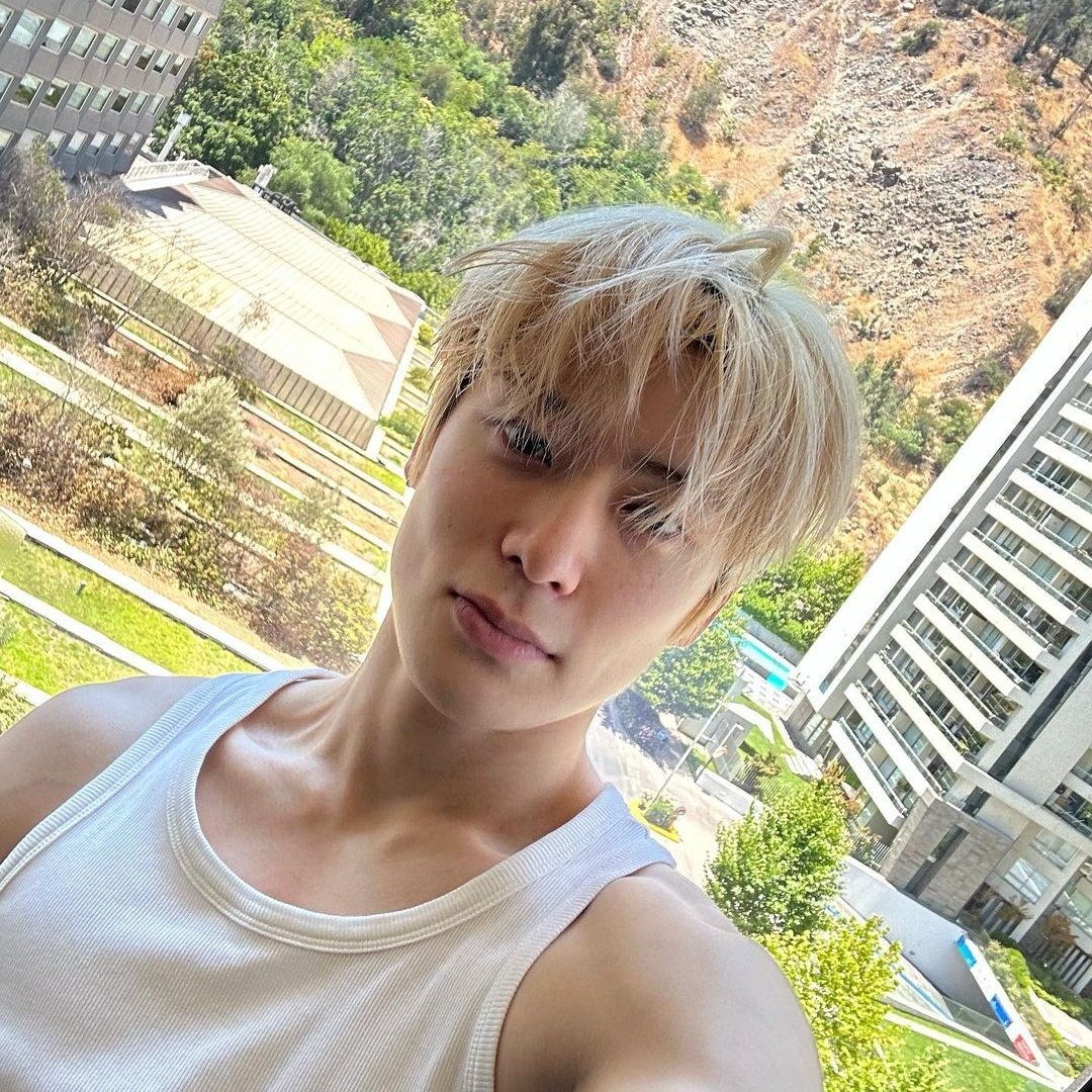 empathyoonoh's tweet image. i live for these Jaehyun ig pics