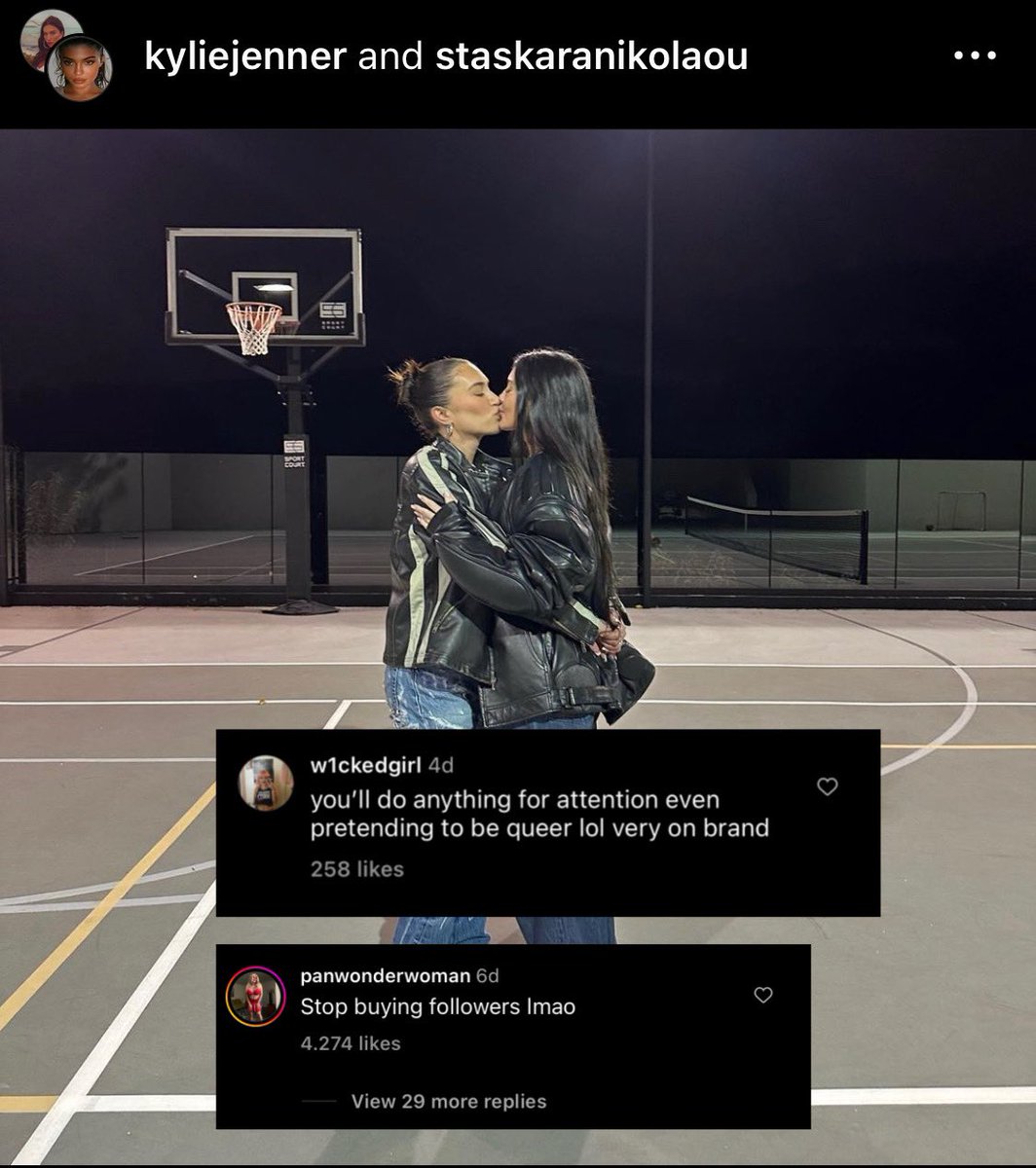 VAwrites_'s tweet photo. some of my favorite comments; fresh from the Hailey &amp; Selena #drama https://t.co/3MXgNaKw44