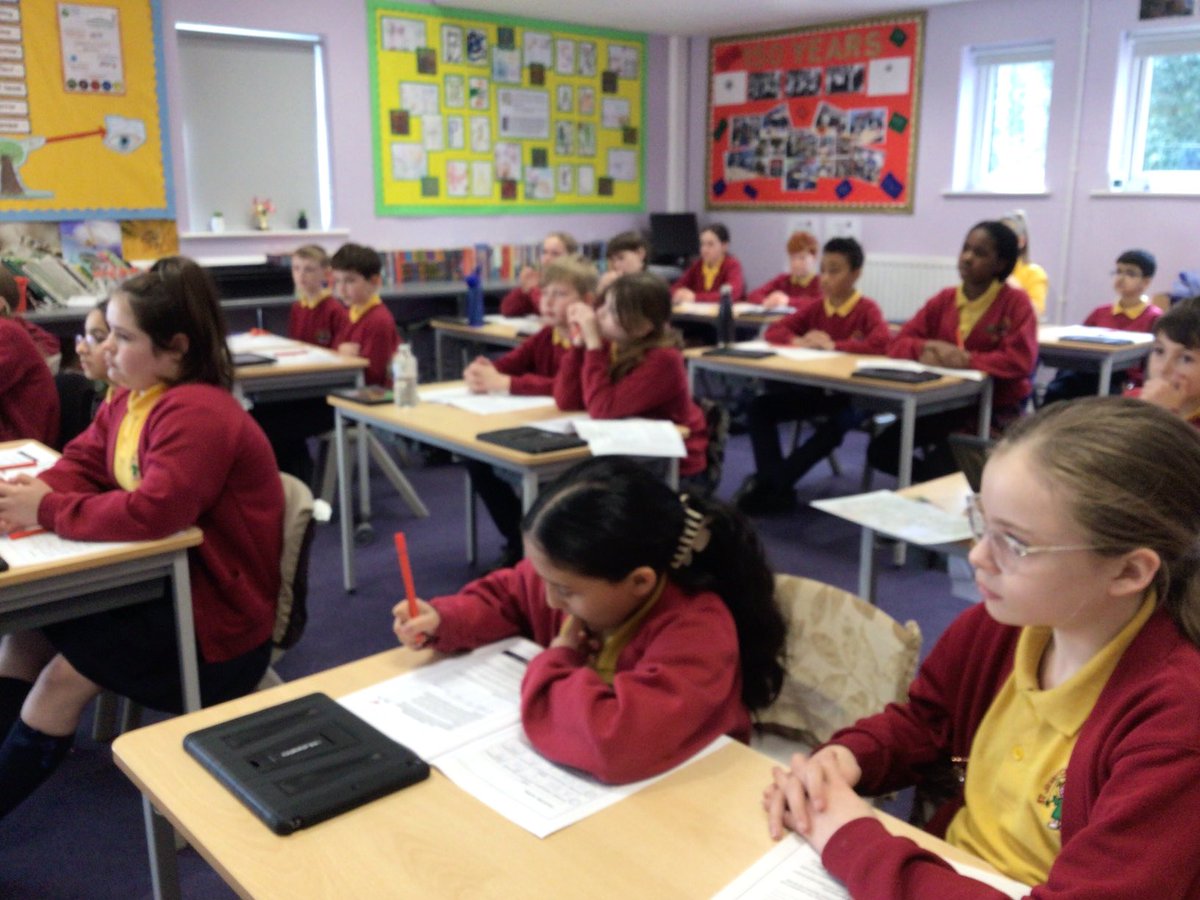 Thinking about good money management this afternoon with ⁦<a href="/DebtAware/">DebtAware</a>⁩. ⁦<a href="/StJamesChorley/">Chorley St James</a>⁩