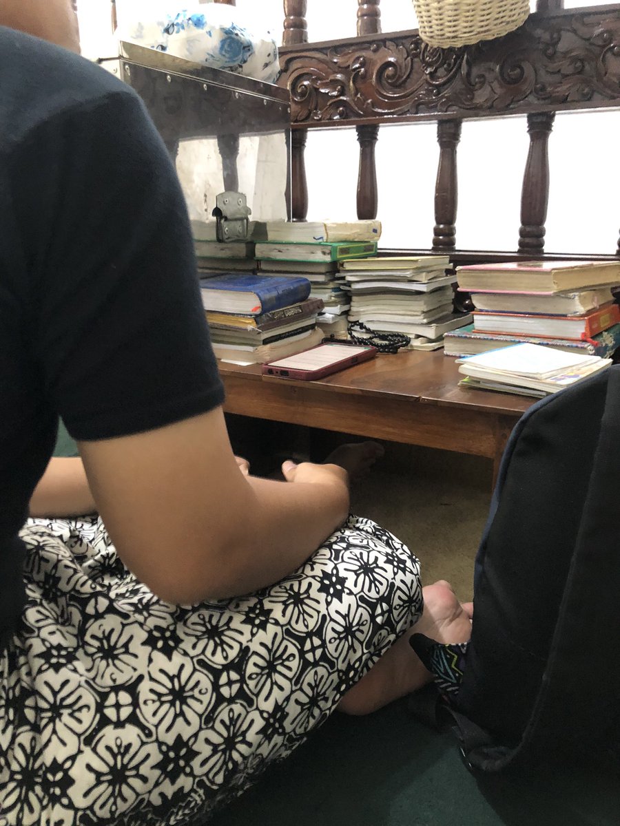 Dulu waktu ketemu disini, aku berdoa, kalau memang orang ini jodohku, maka dekatkanlah mudahkanlah ya Allah.

Alhamdulillah, Allah kabulkan 🤍

Belum nikah                    Sudah nikah
(2021)                                 (2022)