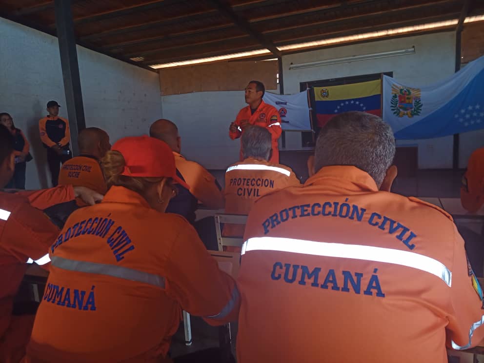 YO❤️CUMANÁ
#27Feb | #Entérate 
Nuestro personal se encuentra reunido con diferentes directivos de Protección Civil y Administración de Desastres de esta Sucre para debatir el Anteproyecto de Ley que regirá nuestra institución
#SoloQueremosSalvarVidas
#27FRebeliónAntiimperialista