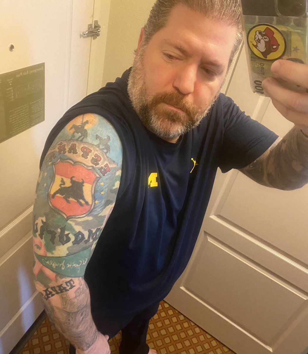 LarryShyGuy's tweet photo. @mercescobarr Hello friends of Spain!! I just joined Twitter so I could see how much everyone loves my love for Spain with my tattoos. I have my friends in Spain all who have text me they saw my arm on Twitter #ElCorteIngles #Spain #mercescobarr https://t.co/41W8qMxGXz