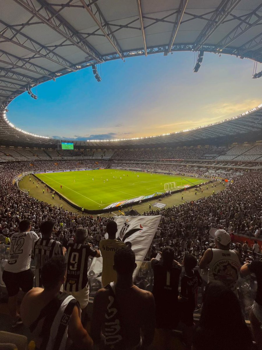 Atletico's tweet photo. 🏟 TODOS AO MINEIRÃO!

🎟️ Começou a venda de ingressos para #Galo x Carabobo para sócios @GaloNaVeia Forte e Vingador / Preto / Internacional: https://t.co/PB99YotATu

🕔 Às 17h abre a venda para sócios GNV Prata

💻 Confira todos os horários: https://t.co/RU4KFxpc4q https://t.co/yW7yA94OLa