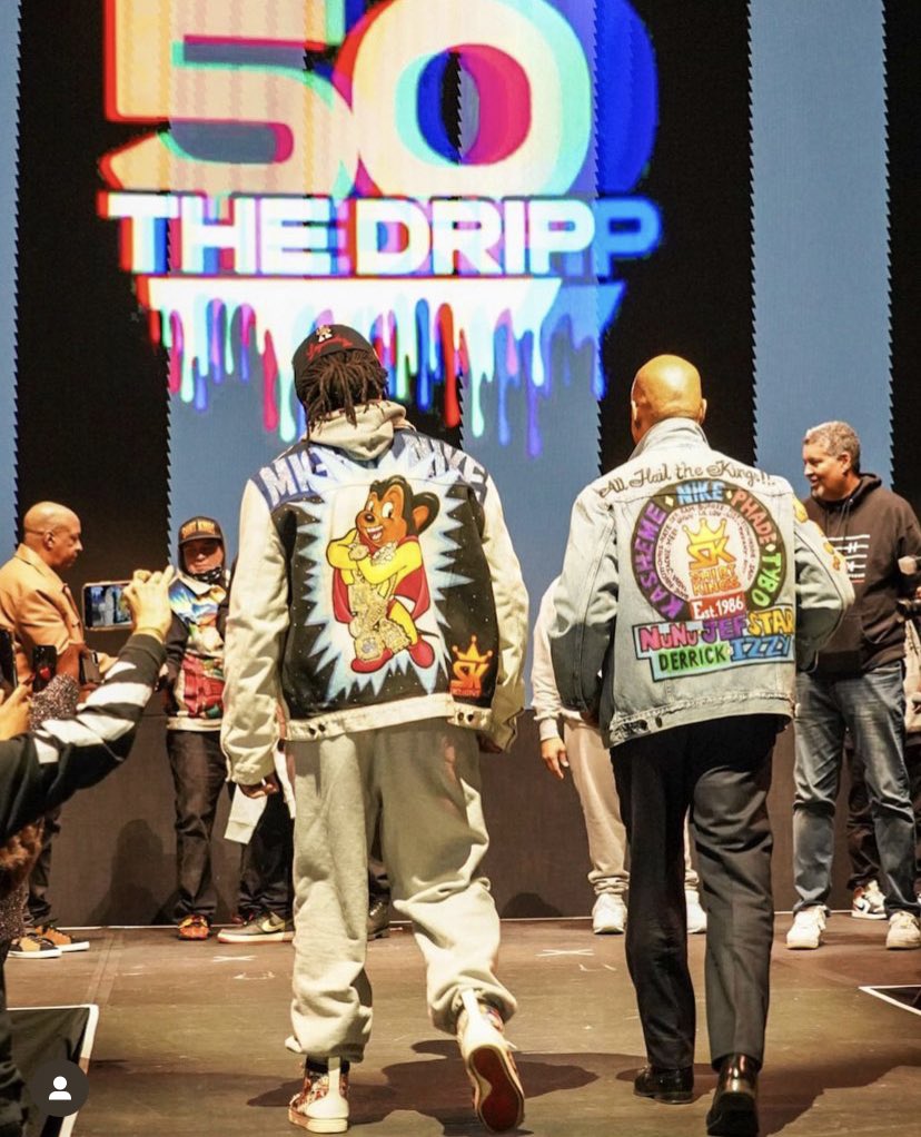 shirtkingphade's tweet photo. What a week in Hip Hop #shirtkings and the #mayorofnyc @HardRock @shirtkingphade #tabtoonz @tabtoonz salute https://t.co/lHmPHqHyvC