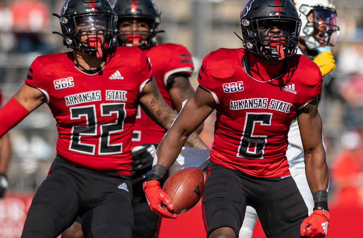 BryceCain5's tweet photo. Blessed to receive an offer from Arkansas State University ⚫️🔴⚫️ @AStateFB @CoachDLett @CoachJayMitch @CoachButchJones @robharley34 @AStateNation @SunBeltFB @Ck2Sports https://t.co/UtmqXf0kcm