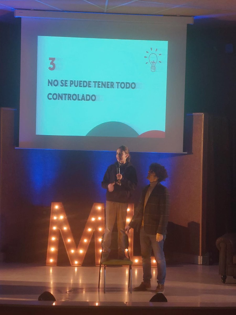 IESRamonyCajalV's tweet photo. ¡Pensamiento positivo y magia! 
El mago Miguel nos ha hecho disfrutar y reflexionar... empatía, amor, emoción e ilusión. ¡Ha estado genial! https://t.co/Z7LaOyJcuD
