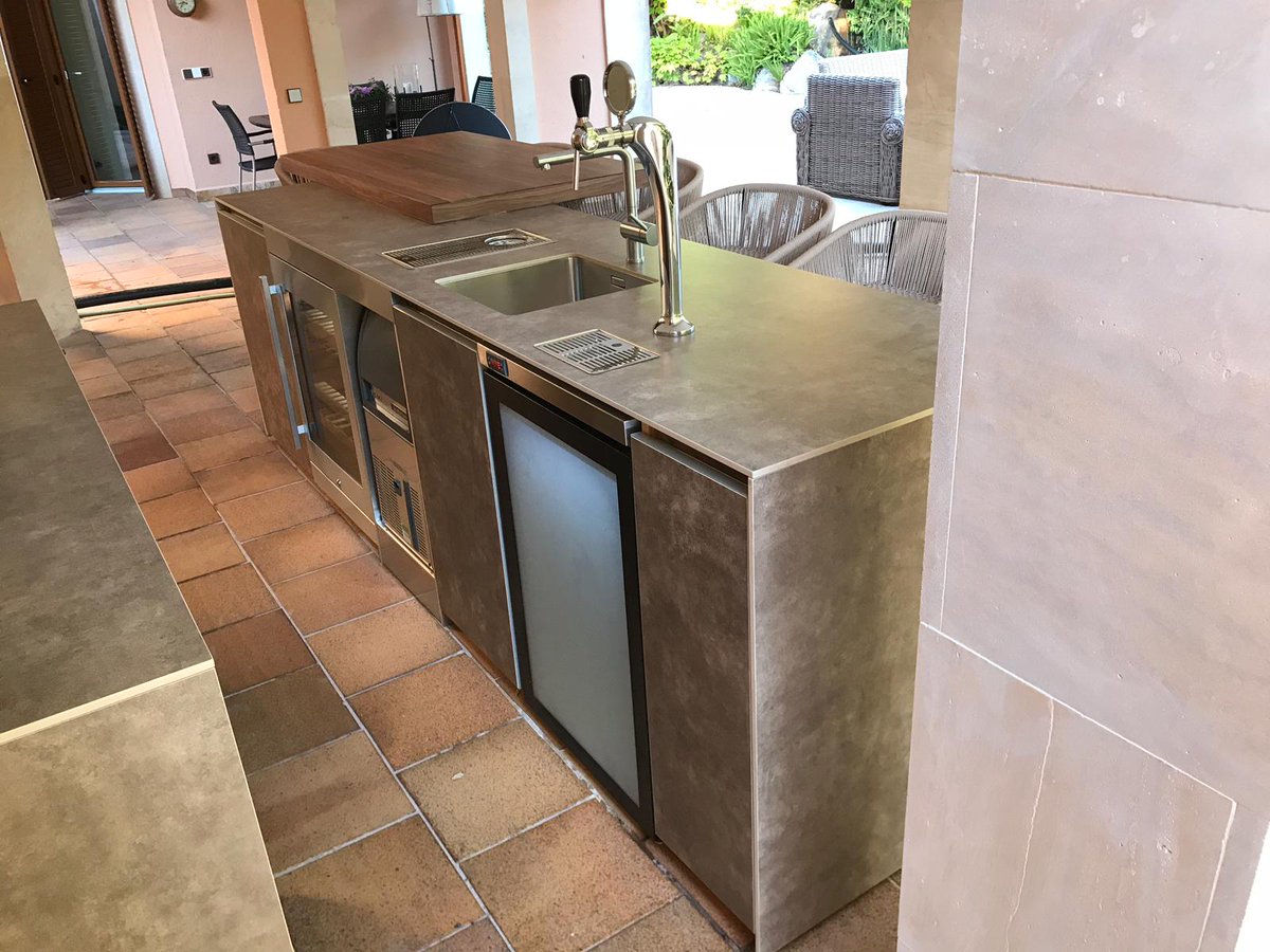 ¿Quieres disfrutar de cerveza de barril en casa? Ofrecemos una amplia variedad de sistemas de dispensación de barril a grifo para que puedas disfrutar de una deliciosa cerveza como nunca antes. Visítanos en installbeer.com #InstallBeer #CervezaEnCasa #BarrilAGrifo