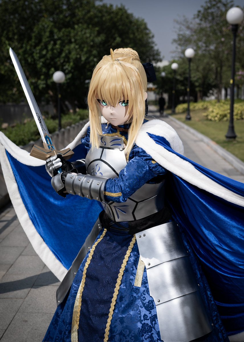 PianyiMkll's tweet photo. #FateStayNight #FateGO #FateGrandOrder #fgo
#Saber #アルトリア・ペンドラゴン #kigurumi #着ぐるみ
Servant Saber遵从召唤而来
Master 请指示
从此我的剑与您同在，您的命运与我相存。———于此，契约完成
photo by @MIKU_yexing 也谢谢其他大佬的协助！
ps刚好当2000fo纪念~ https://t.co/jrhf4Q0LWj