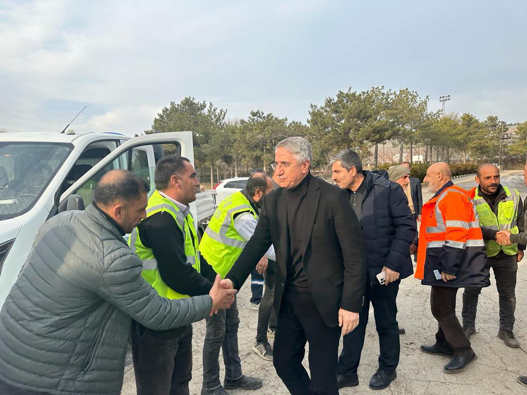 Feyat_ASYA's tweet photo. AK Parti MKYK Üyesi Yerel Yönetimler Başkan Yardımcımız Sayın M��cahit Yanılmaz ile birlikte Malatya’da görevlendirdiğimiz mesai arkadaşlarımızı ziyaret edip kolaylıklar diledik. https://t.co/gmWfB253Qr