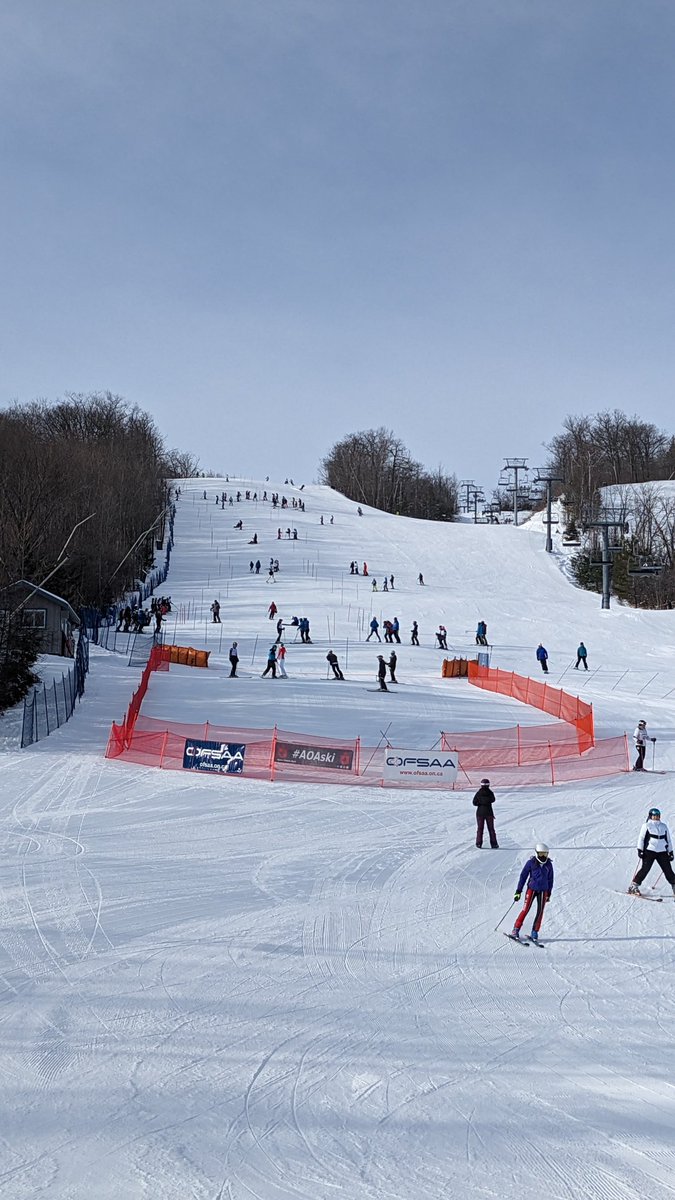 Tim_Larry31's tweet photo. OFSAA Alpine 2023 ...about ready to start!  Good luck to all participants
And thanks to the teacher-coaches for their commitment to school sport. Congrats to the Convenor and her committee and Osler Bluff for providing OFSAA with a spectacular facility! @OFSAASnow @OFSAA https://t.co/8YDWdboheo