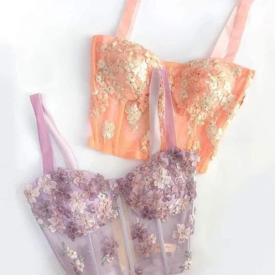 prettiestavenue's tweet photo. floral bustier tops https://t.co/aCehK9inPh