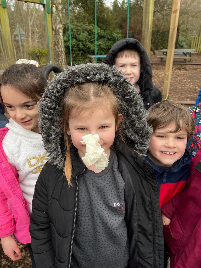 SaightonPrimary's tweet photo. Belgravia arrived safely at Fox Howl and are settling in with some team building activities 😁@conwaycentre #flourishingtogether #passthepaper 👏🏼 https://t.co/4zQGBZoJMA