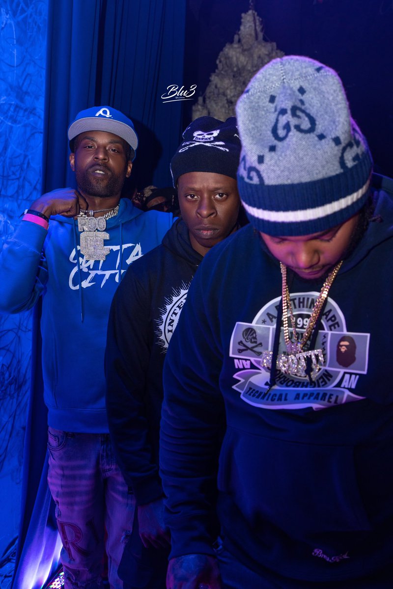 Blu3visions_'s tweet photo. @bigGeechiMbb @CakeLyfe_CHESS @TheOnlyTayRoc 🥶🥶🥶 #Chrome23 https://t.co/adzmfTytdO