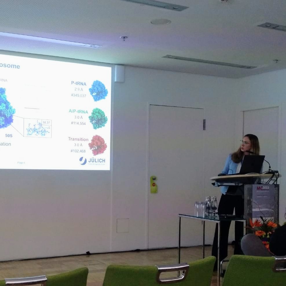 #MC2023 in Darmstadt; my first in person conference flavored with my first conference talk. Can't say I didn't enjoy it a lot. #cryoEM #ribosomes #happy