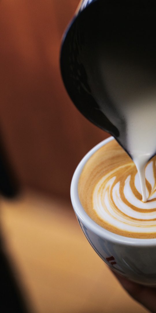 UkCarraro's tweet photo. At Carraro, quality is everything. From the carefully selected coffee beans to the state-of-art roasting process. You can find all of the goodness of nature in every sip 🌿☕️🇮🇹 https://t.co/c2IAtpnpEN