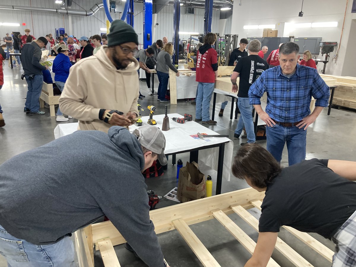 JTLengineering's tweet photo. JTL volunteered with @MetroUnitedWay on Saturday at @ProsserCareers in New Albany to build 8 bed frames for low-income children in @GCCSchools.

We had 5 JTL volunteers; Steve Marshall, Shelly Marshall, Brandon Frazier, Corey Smith, Aaron Sutherland.

#JTLengineering #LiveUnited https://t.co/XtZaWSlJQE